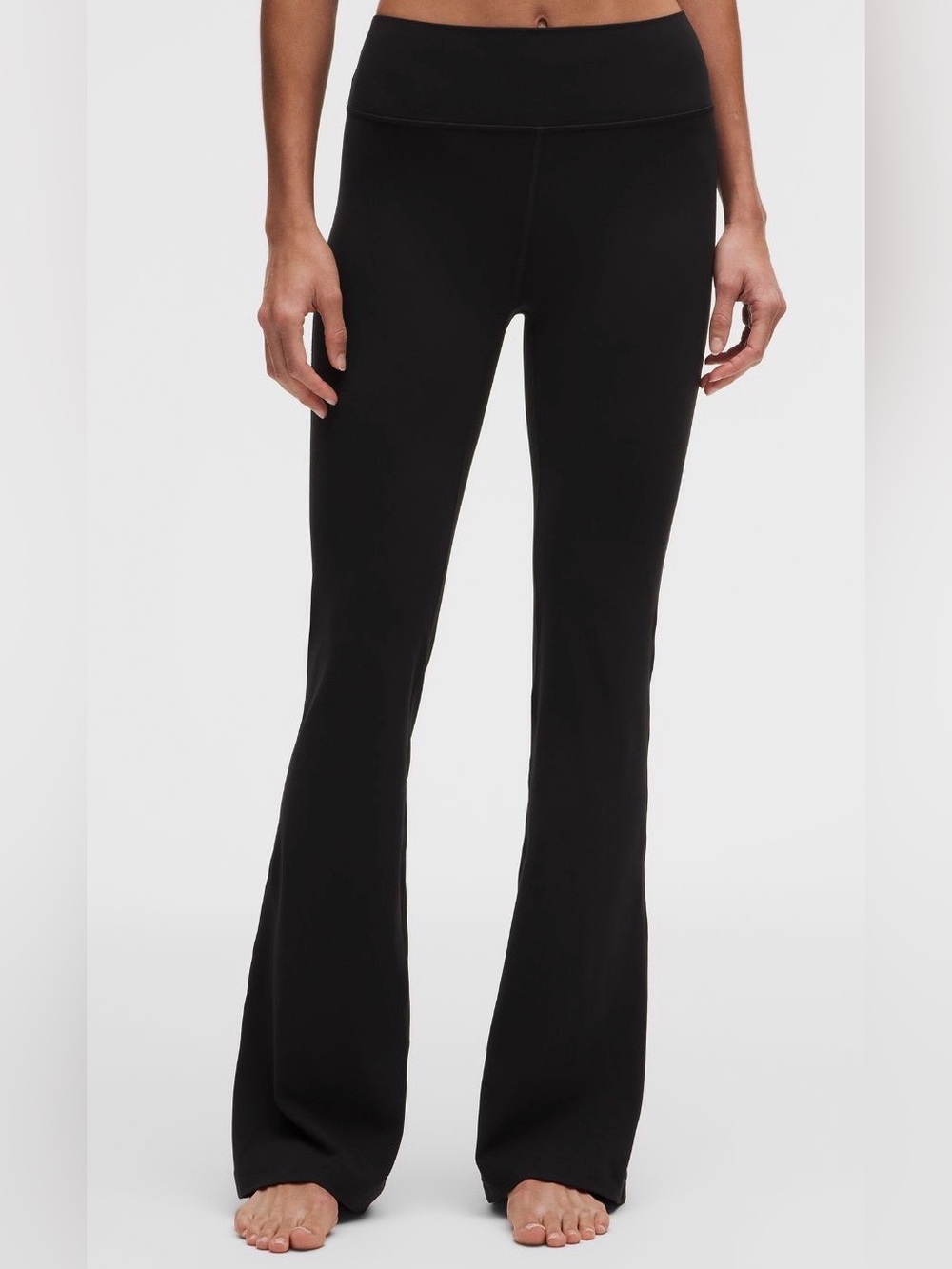 Lululemon Groove High-rise Nulu Flared Pant Short in black size 2.